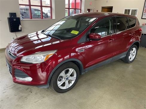 Used 2015 Ford Escape SE image 3