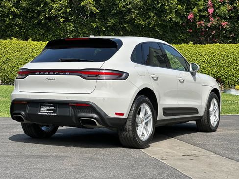Certified 2023 Porsche Macan AWD/4WD image 8