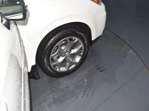 Used 2015 Subaru Forester 2.5i Touring image 20