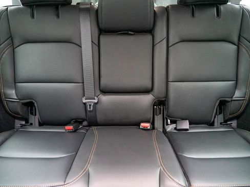 Used 2025 Jeep Wrangler Sahara image 16