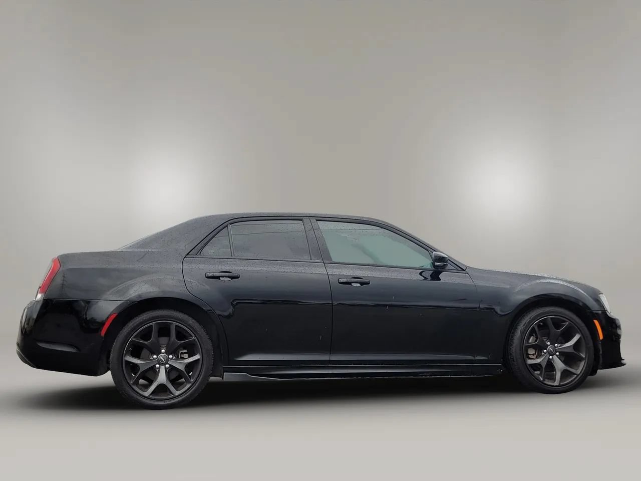 Used 2023 Chrysler 300 Touring L RWD image 7