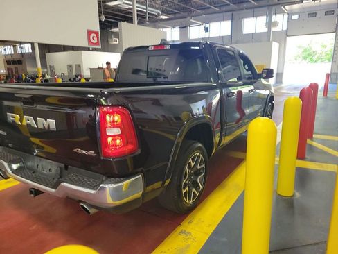 Used 2025 RAM 1500 Laramie AWD/4WD image 4