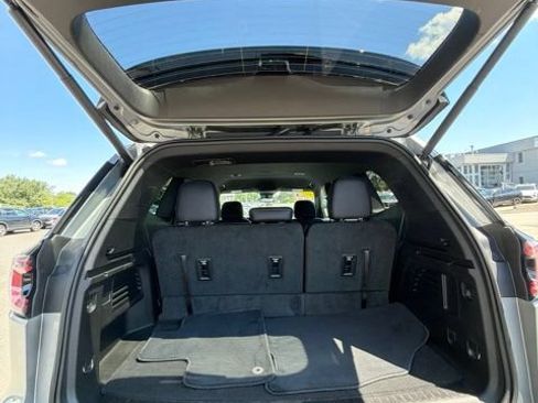 Used 2026 GMC Acadia Elevation w/ Elevation Premium Package AWD/4WD image 29