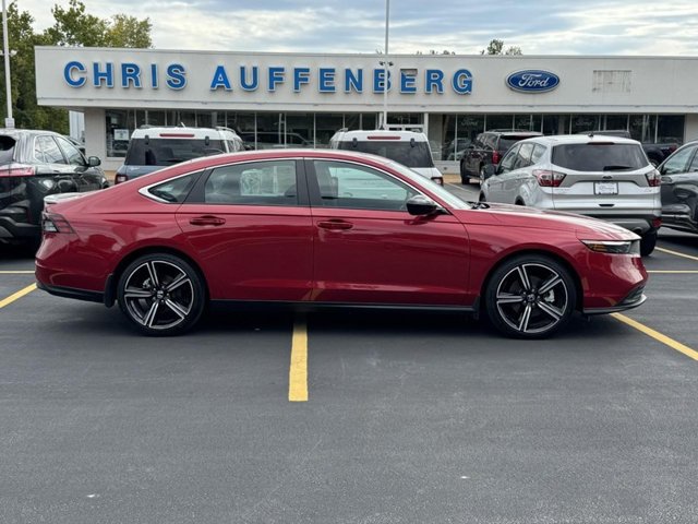 Used 2025 Honda Accord Sport image 1