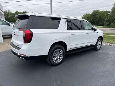 Used 2025 GMC Yukon XL Denali AWD/4WD image 2