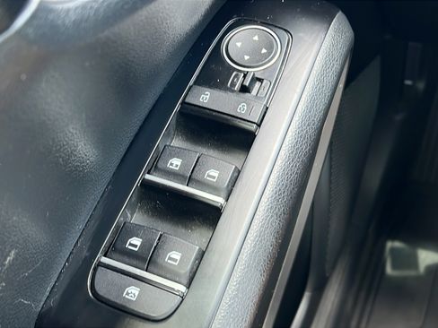 Used 2023 Kia Soul LX w/ LX Technology Package FWD image 18