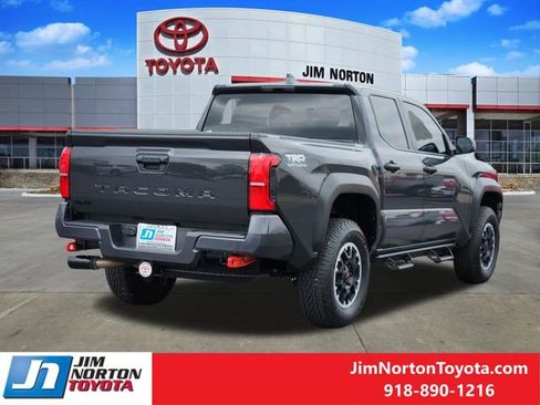 Used 2025 Toyota Tacoma TRD Off-Road image 8