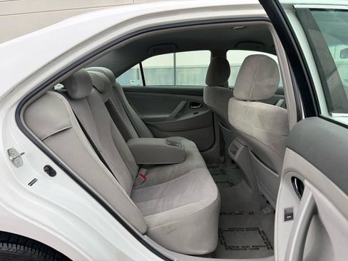 Used 2010 Toyota Camry image 23