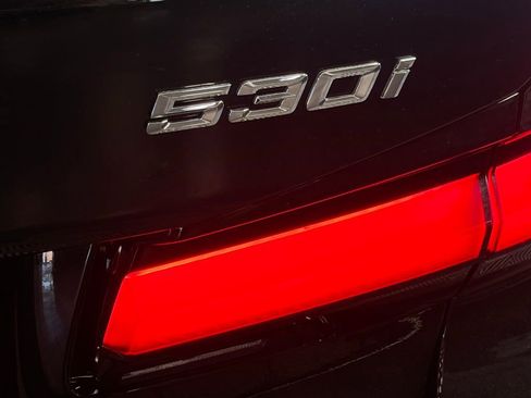 Used 2023 BMW 530i w/ Premium Package image 14