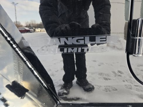 Used 2017 Jeep Wrangler 75th Anniversary image 7