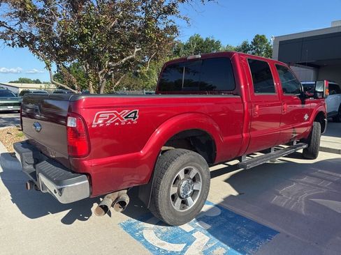 Used 2015 Ford F250 Lariat w/ Lariat Chrome Package AWD/4WD image 4