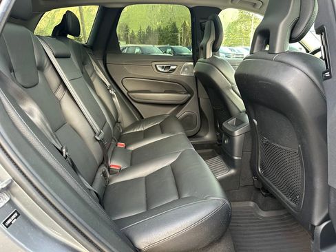 Used 2019 Volvo XC60 T8 Inscription w/ Advanced Package image 10