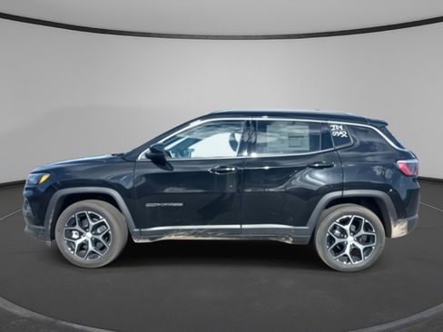 Used 2025 Jeep Compass Limited image 5
