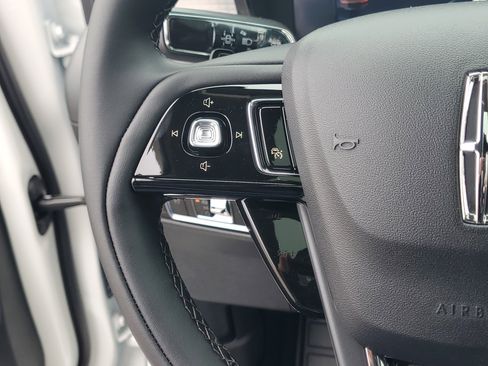 New 2026 Lincoln Corsair Premiere image 17