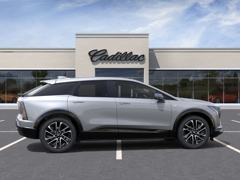 New 2027 Cadillac Optiq Sport w/ LPO, Floor Liner Package AWD/4WD image 6