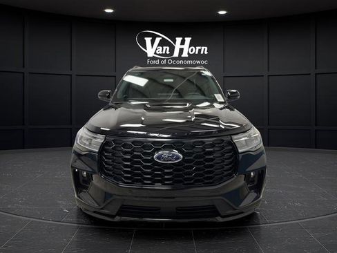 Used 2025 Ford Explorer ST-Line w/ Premium Package image 12