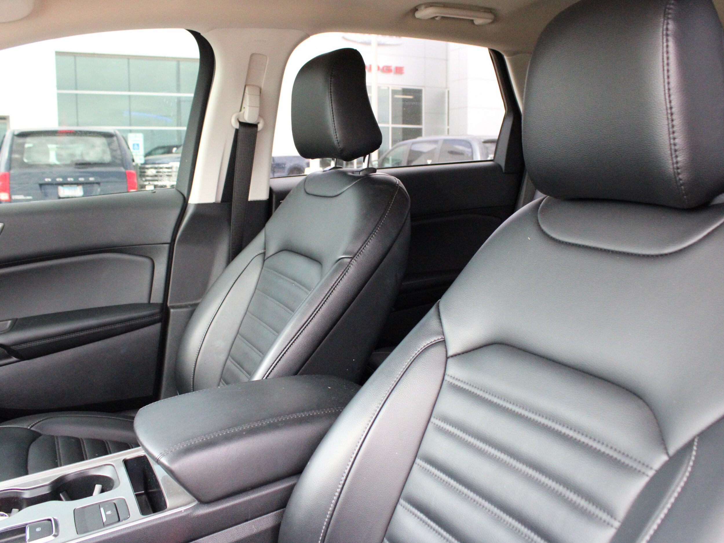 Used 2024 Ford Edge SEL w/ Convenience Package AWD/4WD image 16
