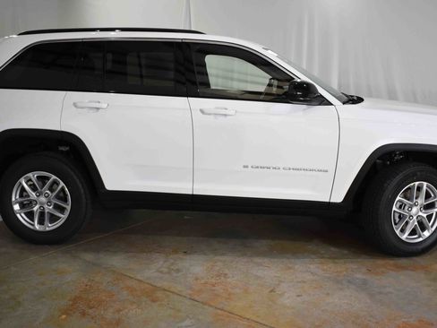 New 2025 Jeep Grand Cherokee Laredo X image 10