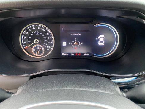 Used 2025 Genesis G70 2.5T AWD/4WD image 22