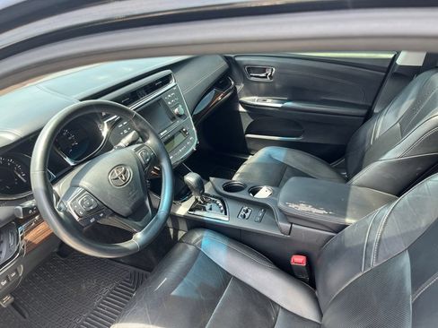 Used 2013 Toyota Avalon Limited w/ Technology Pkg FWD image 33