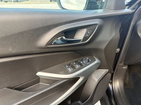 Used 2025 Chevrolet Trax RS w/ Driver Confidence Package FWD image 17