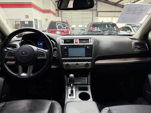 Used 2016 Subaru Outback 2.5i Limited AWD/4WD image 20