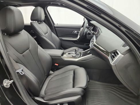 Used 2022 BMW 330i Sedan w/ Convenience Package RWD image 19