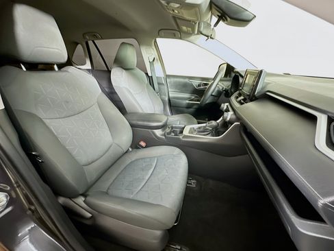 Used 2020 Toyota RAV4 XLE w/ All Weather Liner Package AWD/4WD image 29