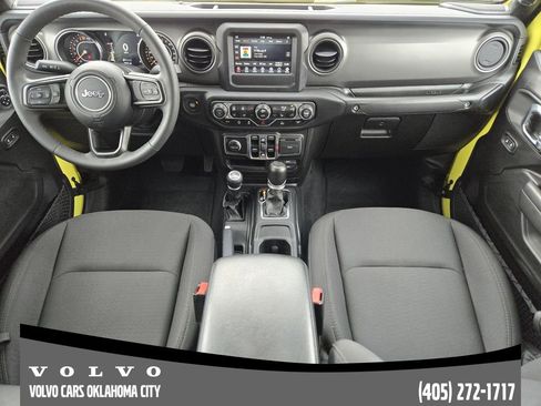 Used 2023 Jeep Gladiator Sport AWD/4WD image 19