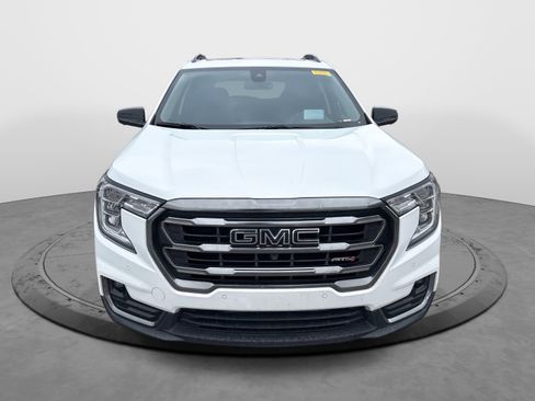 Used 2024 GMC Terrain AT4 w/ Infotainment Package II image 2