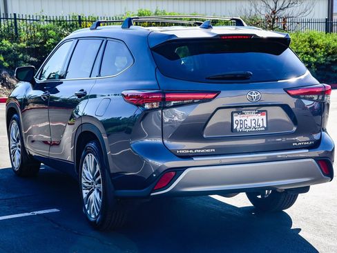 Certified 2022 Toyota Highlander Platinum image 5