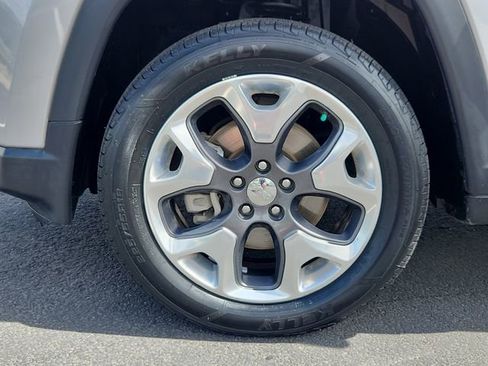 Used 2019 Jeep Compass Limited AWD/4WD image 23