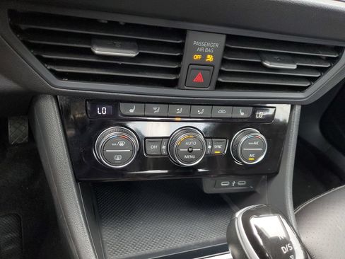 Used 2024 Volkswagen Jetta SE FWD image 20