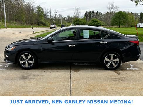 Certified 2021 Nissan Altima 2.5 SV AWD/4WD image 6