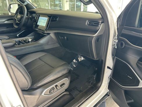 Used 2023 Jeep Wagoneer Series III w/ Preferred Equipment Group image 24