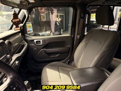 Used 2018 Jeep Wrangler Unlimited Sport S AWD/4WD image 17