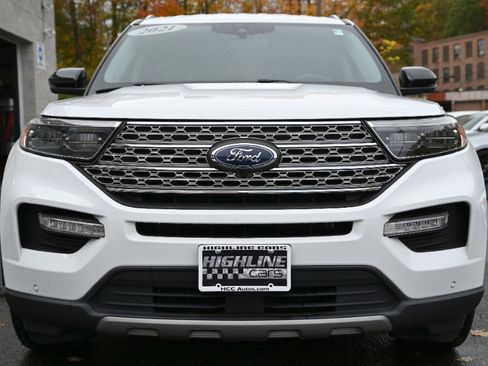 Used 2021 Ford Explorer Limited image 11