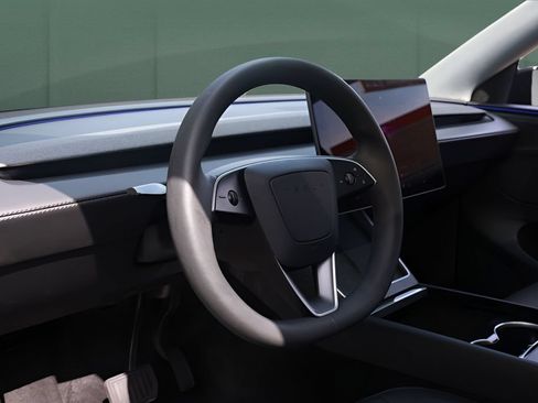 Used 2026 Tesla Model Y Long Range RWD image 40