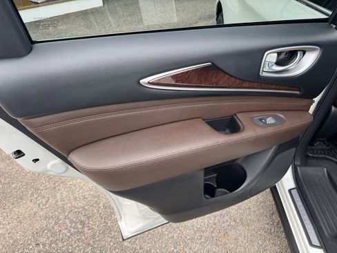 Used 2013 INFINITI JX35 AWD w/ Premium Pkg image 25