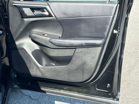 Used 2023 Mitsubishi Outlander SE image 14