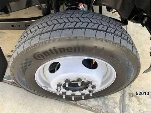 Used 2025 Ford F550 4x4 Crew Cab image 16