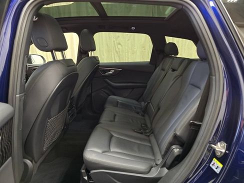 Used 2020 Audi Q7 3.0T Premium w/ Convenience Package AWD/4WD image 32