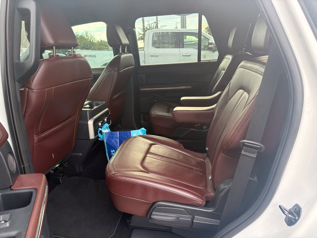 Used 2022 Ford Expedition Limited AWD/4WD image 7