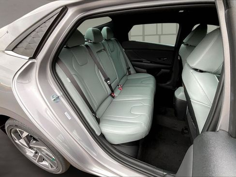 New 2026 Hyundai Elantra Limited image 10