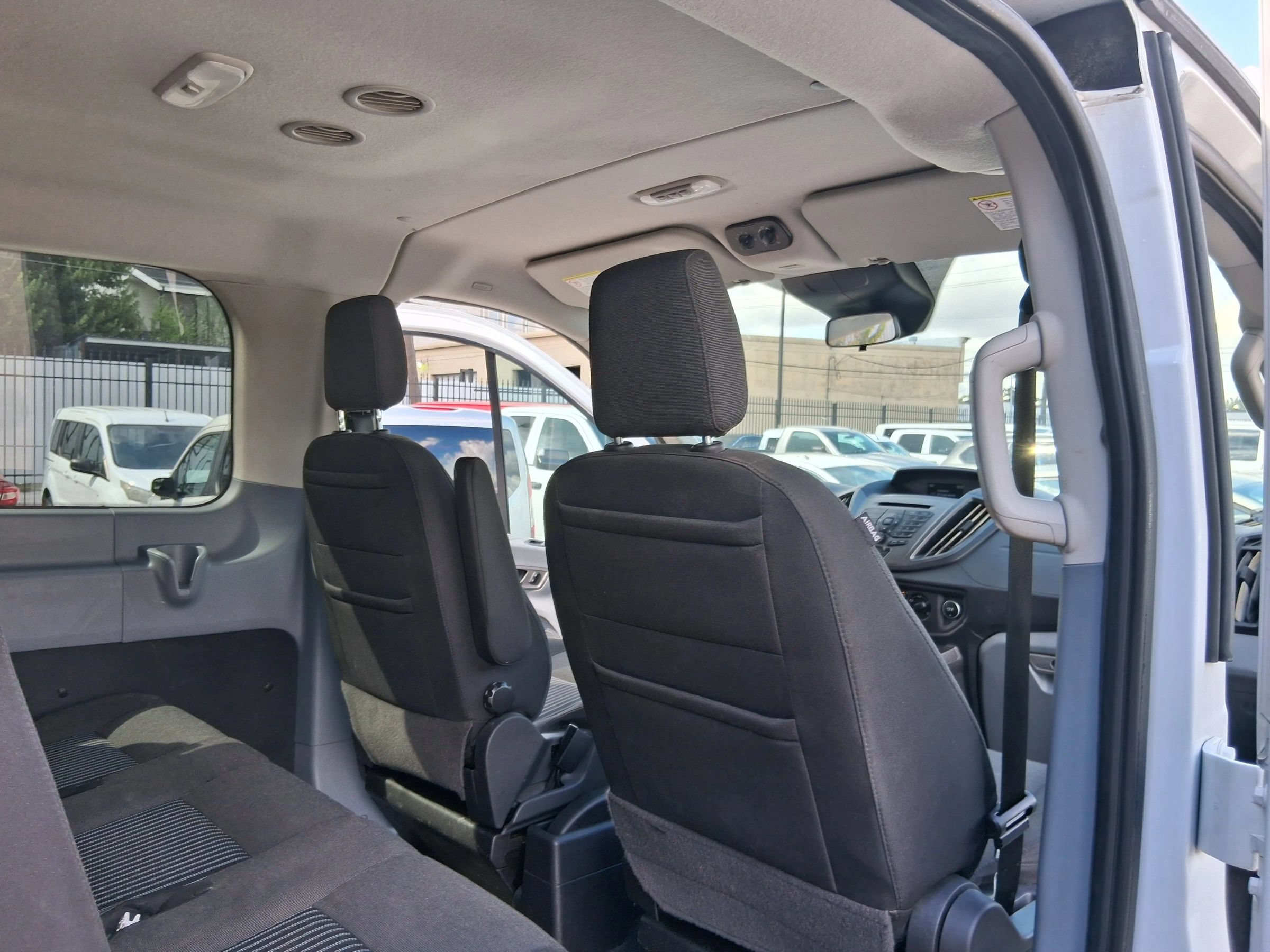Used 2018 Ford Transit 350 XL RWD image 32