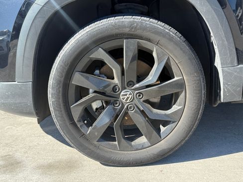 Used 2022 Volkswagen Taos SE image 11