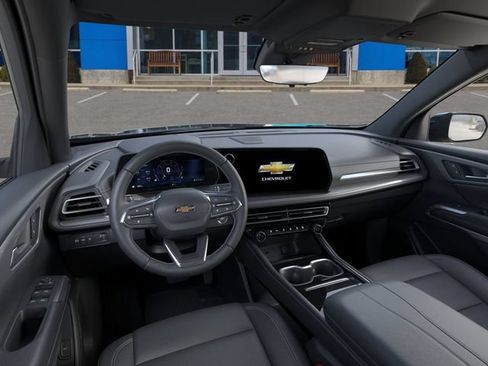 New 2027 Chevrolet Traverse LT w/ Sun and Wheel Package FWD image 15