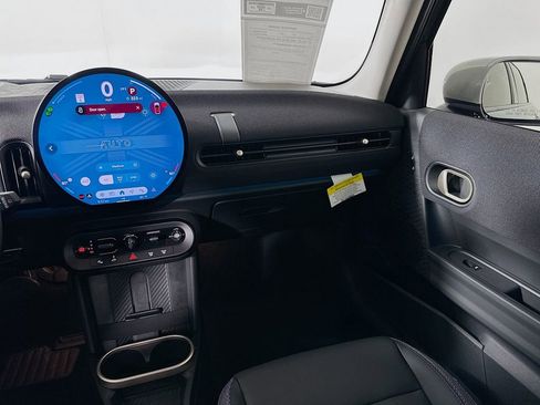 Certified 2025 MINI Cooper 4-Door Hardtop FWD image 23