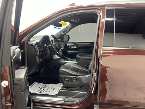 Used 2023 Chevrolet Tahoe LT AWD/4WD image 2