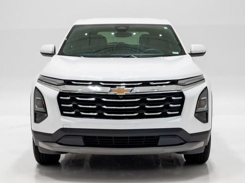 Used 2025 Chevrolet Equinox LT FWD image 4